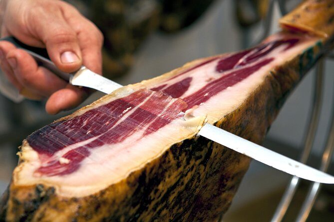 Barcelona Tapas & Wine Experience as a Local at Hidden Wineries - An In-Depth Look at the Barcelona Tapas & Wine Experience