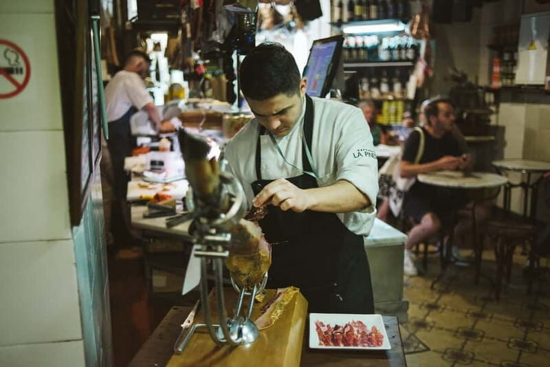 Barcelona: Tapas, Wine & History Tour of the Old Town - Exploring Barcelona’s Historic Streets