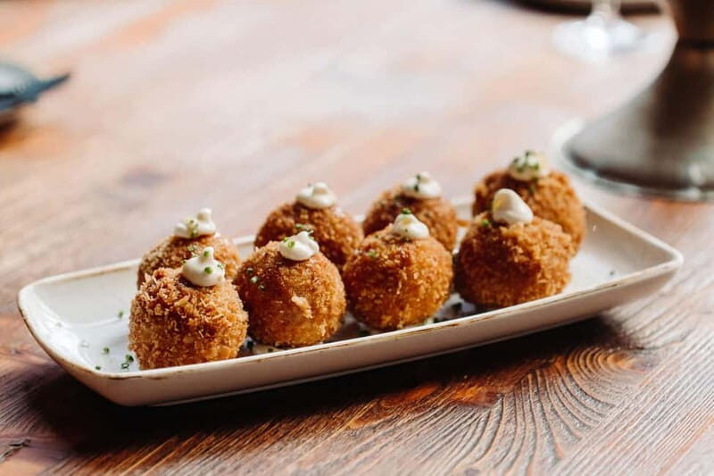 Barcelona: Tapas & Wine Tour in Born & Gothic Quarter - What Makes This Tour a Great Value?