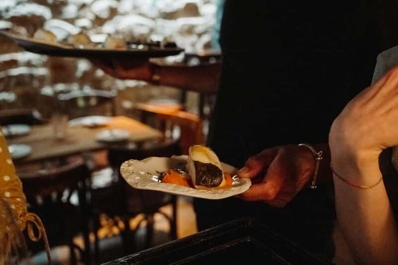 Barcelona: Tapas & Wine Tour in Born & Gothic Quarter - Detailed Breakdown of the Itinerary