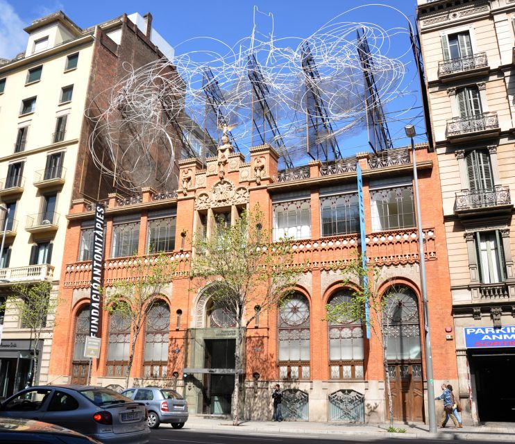 barcelona-tapies-museum-entrance-and-exhibitions