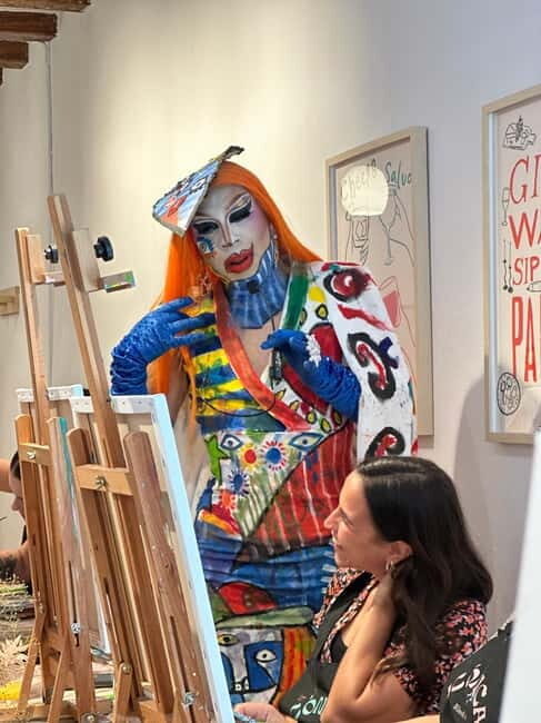Barcelona: Tarot Reading, Paint &Wine! - Key Points