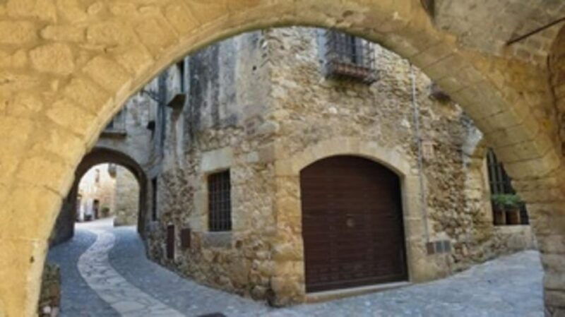 barcelona-tour-besalu-peratallada-and-pals