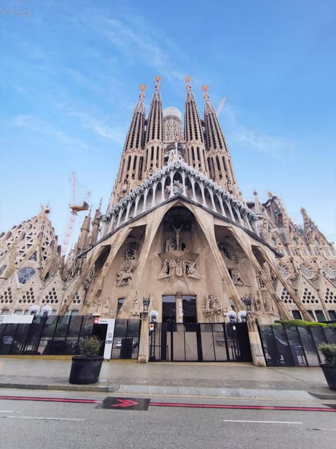 barcelona-tour-in-romanian