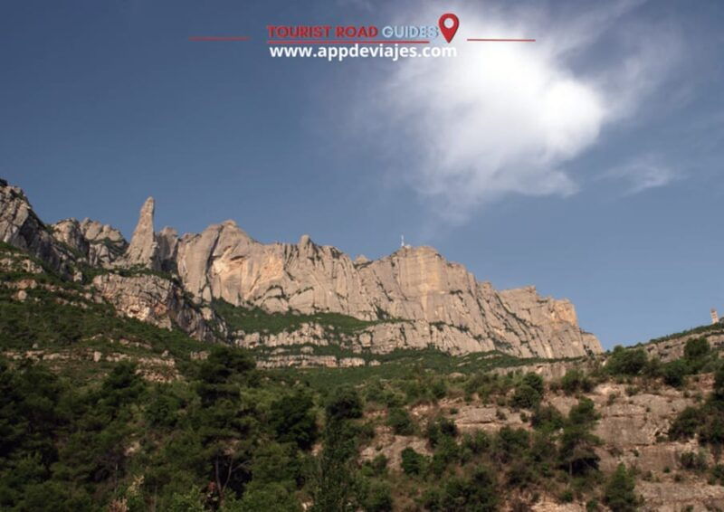 barcelona-tour-private-montserrat-wines-sitges