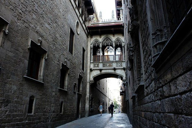barcelona-tour-with-tapas-historic-quarters-private-tour-3-hours