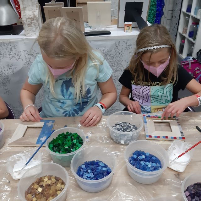 barcelona-trencadis-mosaic-class-learn-gaudis-technique