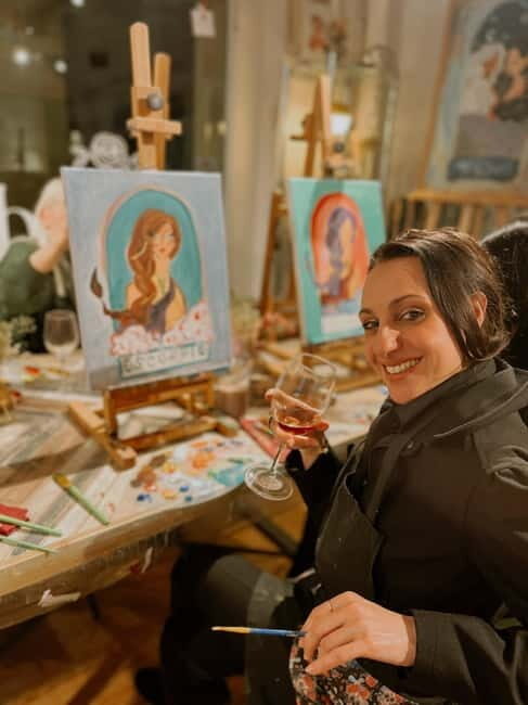 Barcelona: Vino, Pintura, Música y Diversión! Sip & Paint - Key Points