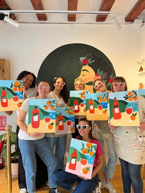Barcelona: Vino, Pintura, Música y Diversión! Sip & Paint - Who Will Love This?