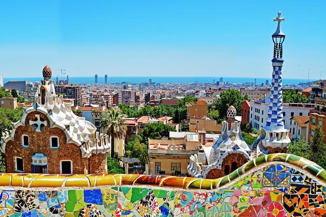 barcelona-vip-private-tour-sagrada-familia-park-guell-pedrera