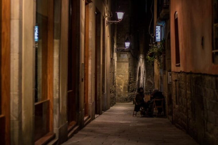 barcelona-walk-on-the-dark-side-private-ghost-tour