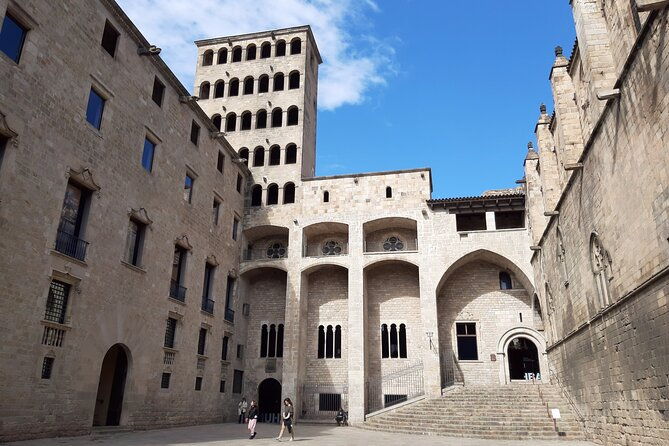 barcelona-walking-tour-gothic-quarter-and-ramblasboat-trip