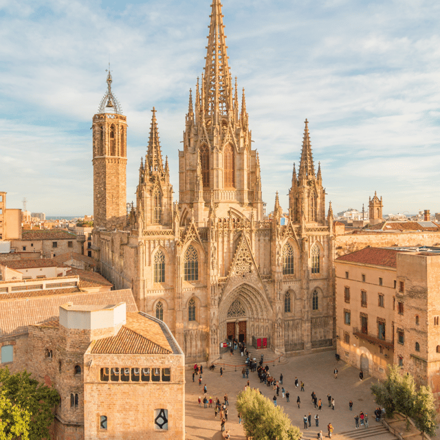 barcelona-walking-tour-of-the-gothic-quarter-and-boat-ride