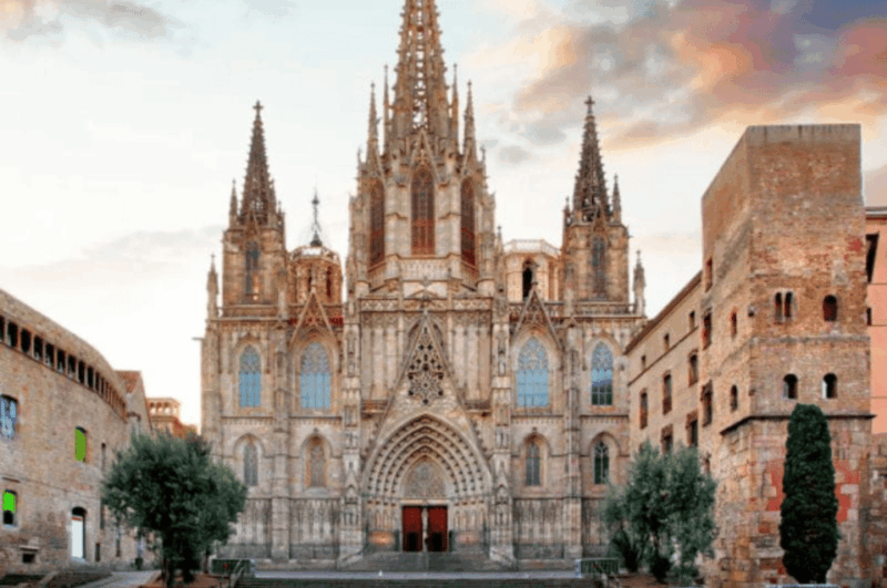 barcelona-walking-tour-old-towns-hidden-gems-2