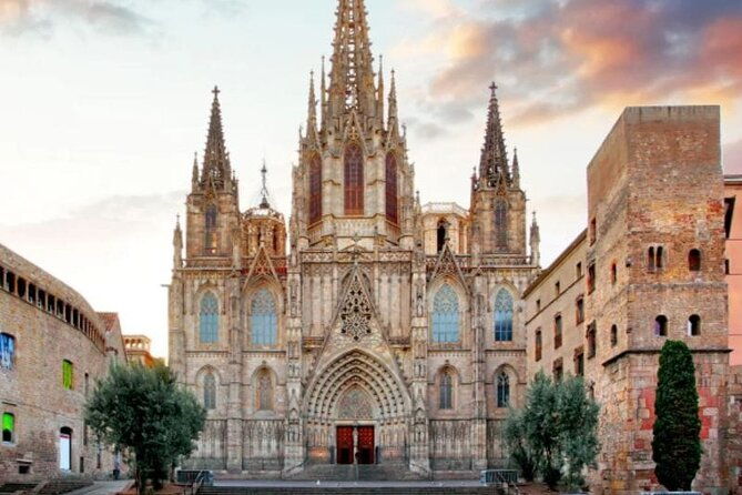 barcelona-walking-tour-old-towns-hidden-gems