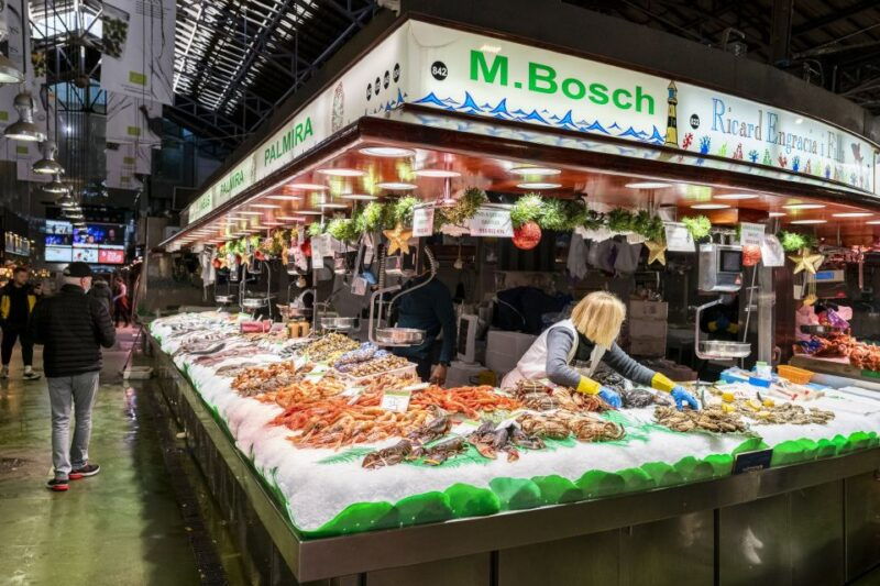 barcelona-walking-tour-with-montjuic-castle-cable-car