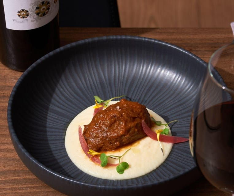 barcelona-wine-tasting-and-tapas-5-course-pairing-dinner
