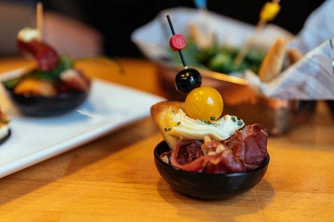 barcelona-with-locals-wine-and-tapas-private-tour