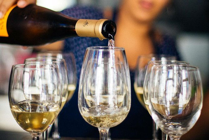 barcelona-with-locals-wine-and-tapas-private-tour