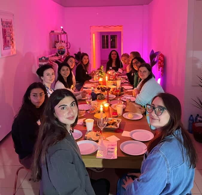 Barcelona: Women's Craft Night with Wine and Nibbles - The Sum Up