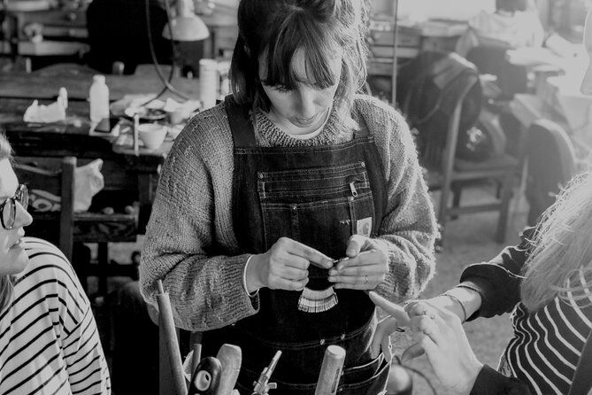 barcelona-workshop-make-your-silver-ring-with-a-jeweler