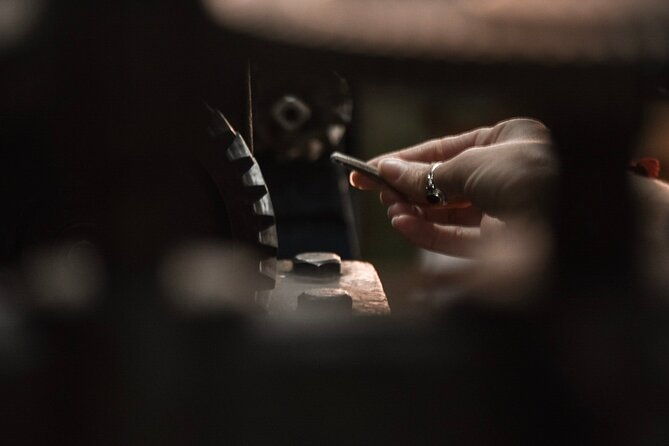 barcelona-workshop-make-your-silver-ring-with-a-jeweler