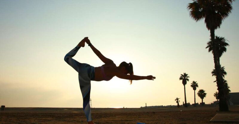 barcelona-yoga-healthy-light-brunch-and-sailing-experience