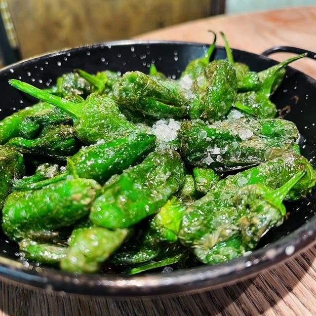 barcelonas-lunch-or-dinner-tapas-tour-food-and-happiness