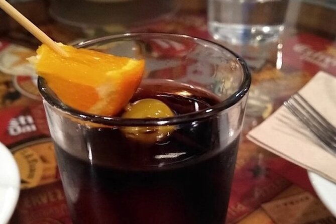 barcelonas-lunch-or-dinner-tapas-tour-food-drinks-happiness-2