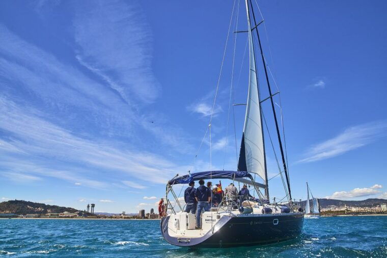 barefoot-private-sailing-cruise-in-barcelona