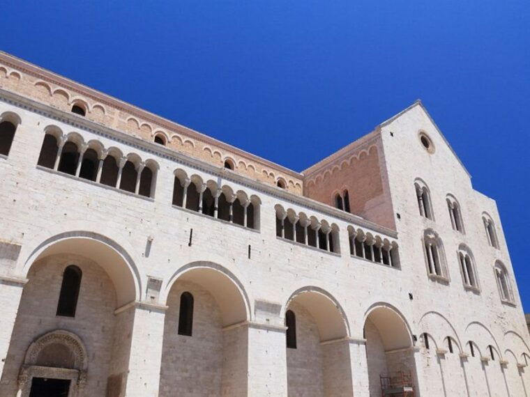 bari-alleys-of-the-ancient-village-exploration-tour