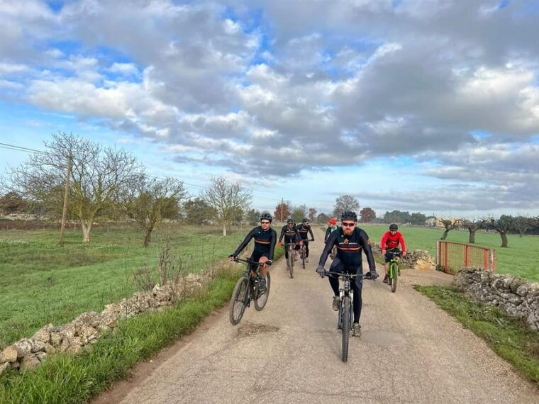 bari-e-bike-tour-through-vineyards-wine-tasting-in-puglia