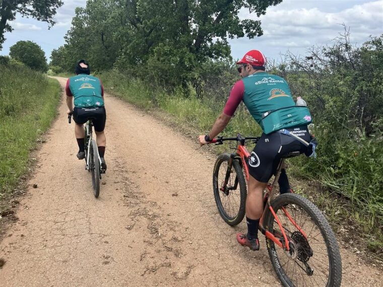 bari-e-bike-tour-through-vineyards-wine-tasting-in-puglia