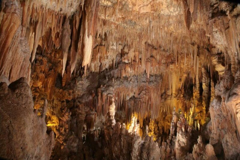 bari-full-day-tour-9h-castellana-caves-polignano-by-boat