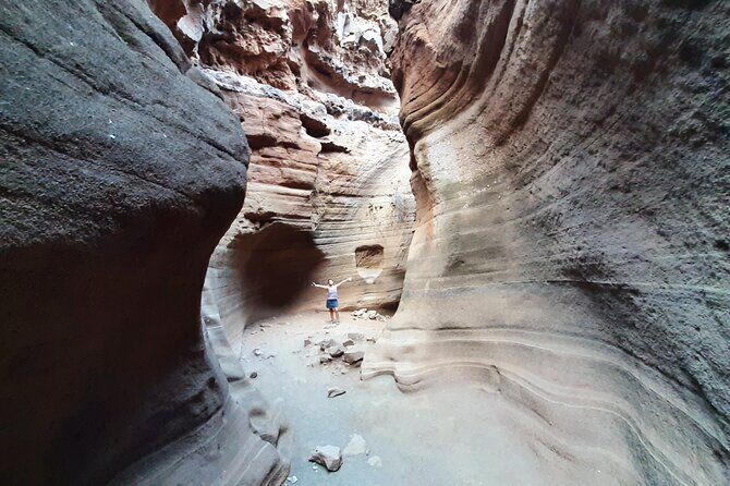Barranco de las Vacas, caves & village by 2 native guides - Who Is This Tour Best For?