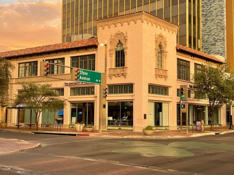 barrio-viejo-tucson-walking-tour-scott-avenue-with-guide