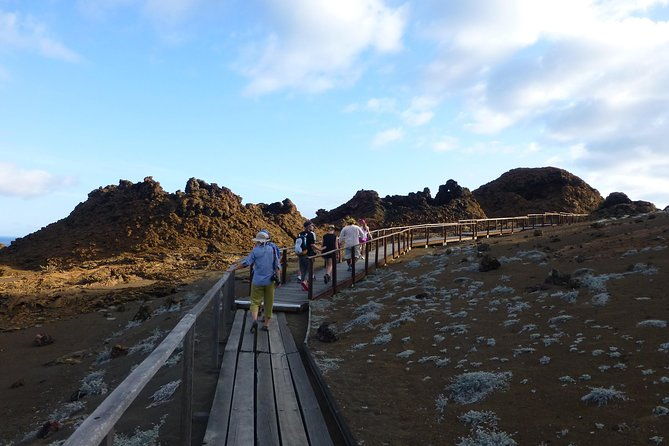 bartolome-island-full-day-tour