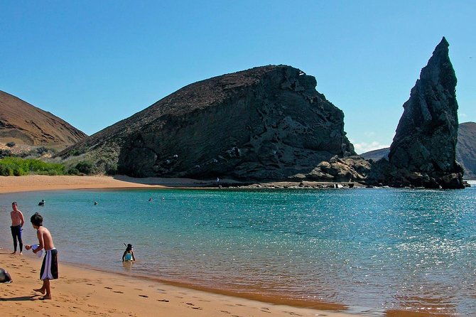 bartolome-island-full-day-tour