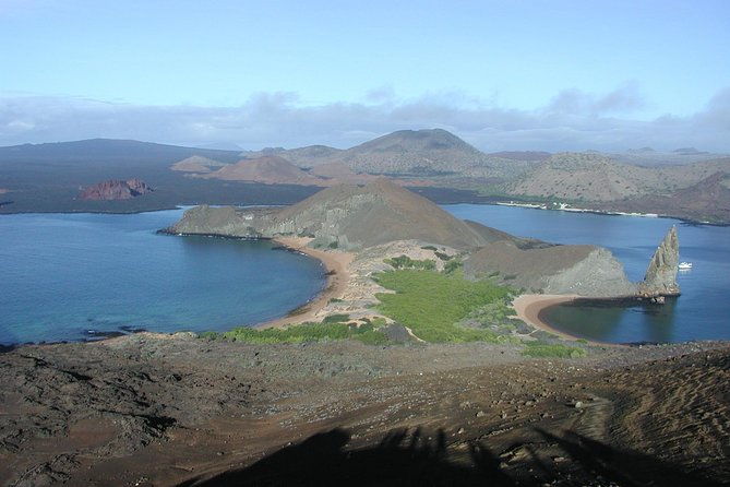 bartolome-island-full-day-tour