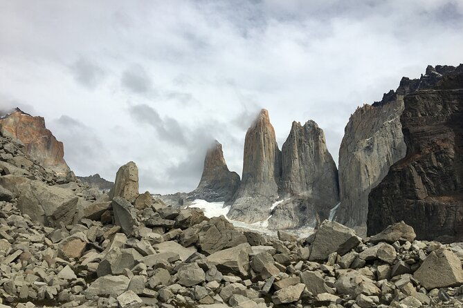 base-of-torres-del-paine-hike-and-excursion