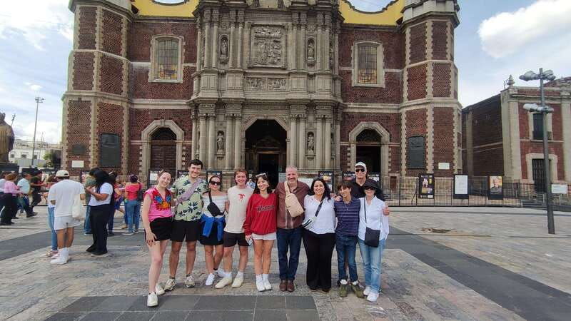basilica-of-our-lady-of-guadalupe-private-tour-transport