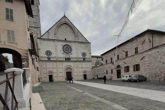 basilica-of-st-francis-of-assisi-tour-with-official-guide