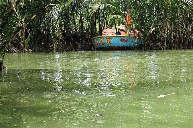 Basket Boat Tour from Da Nang/HoiAn by Lunch & Cafe Class Private - Who Should Consider This Tour?