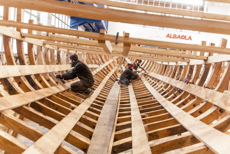 basque-whaleboat-and-traditional-basque-cider-house