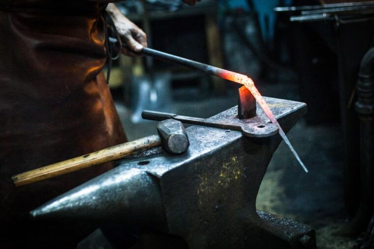 basque-whaleboat-and-traditional-basque-cider-house