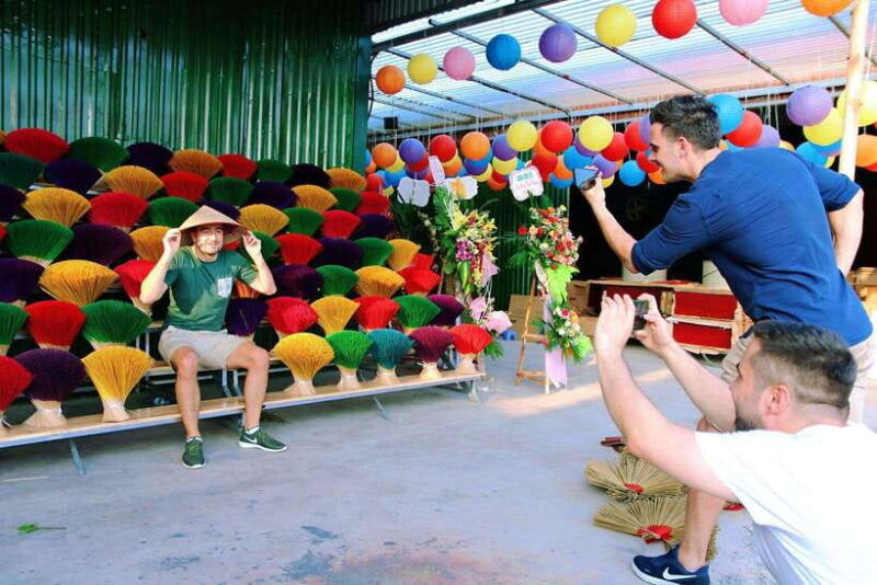 bat-trang-pottery-village-incense-village-or-hanoi-city-tour