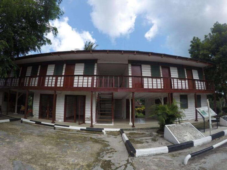 batam-vietnamese-village-and-galang-island-tour