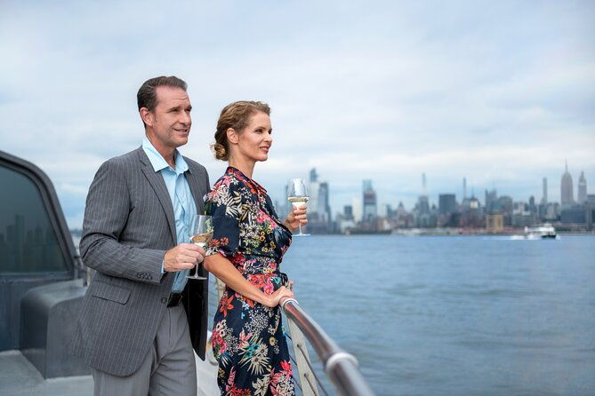 bateaux-new-york-fathers-day-plated-dinner-cruise