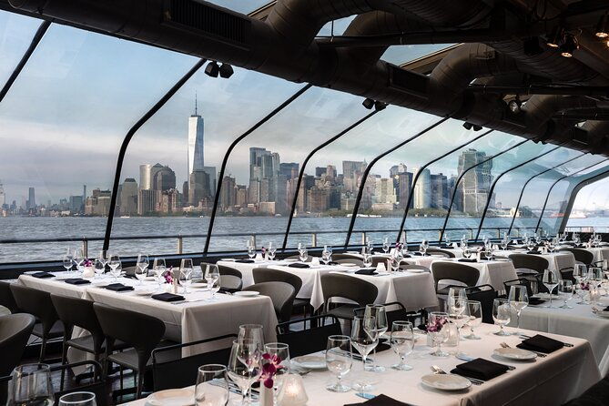 bateaux-new-york-new-years-day-bottomless-mimosa-brunch