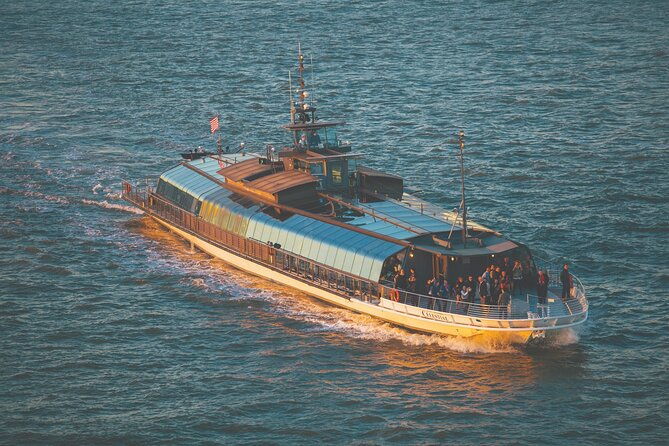 bateaux-new-york-new-years-day-bottomless-mimosa-brunch